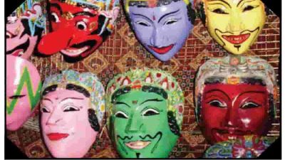 Bahasa Indonesia Kelas 10 Halaman 17 Apakah D’topeng Museum Angkut Itu
