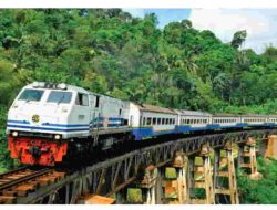 Miniatur Salah Satu Gerbong Kereta Api Dibuat dengan Material yang Sama